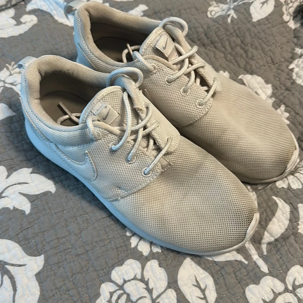 White Nike shoes size 5Y (6.5 women’s)!